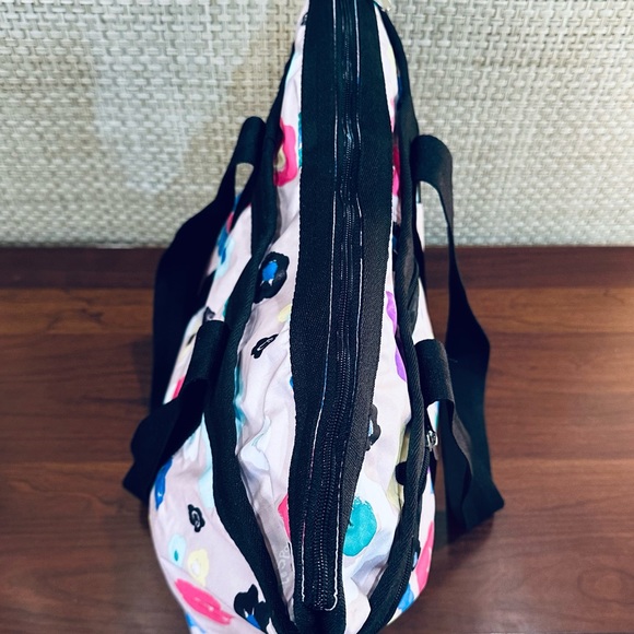 🌟HP🌟2012 LeSportsac Large Travel Tote Nylon Multicolor Floral Tuileries Print - Picture 4 of 15